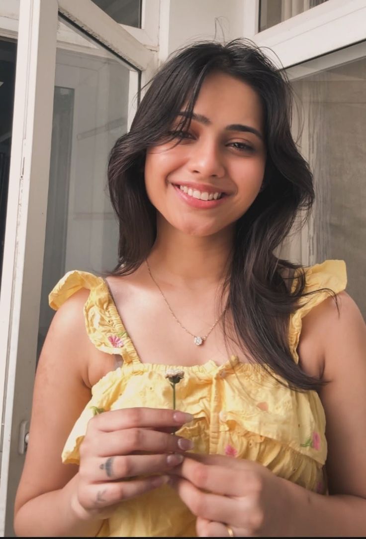 Emma Clarke — photo 2