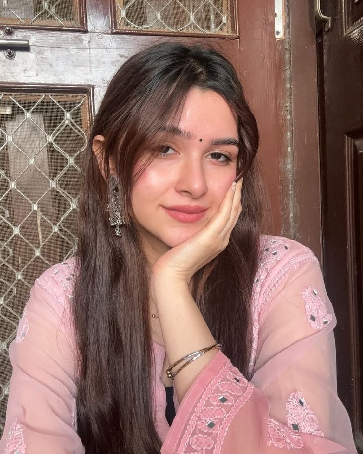 Zara Khan — photo 2