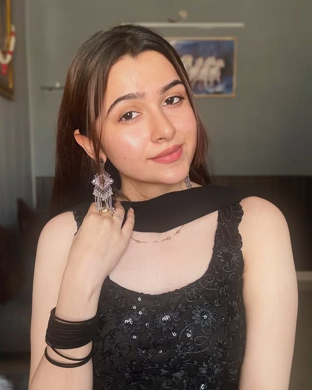 Zara Khan — photo 3