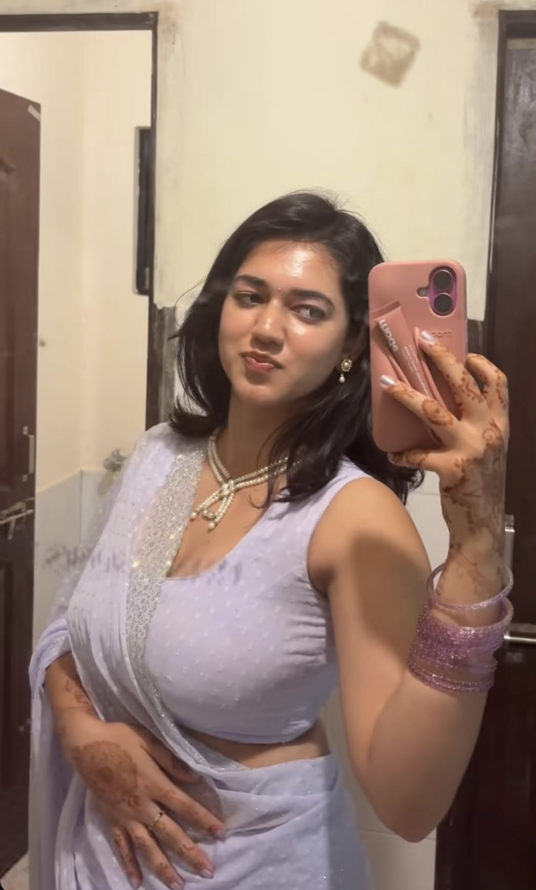 Neha Kapoor — Mumbai escort