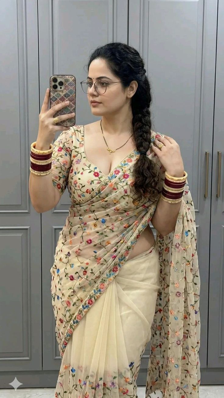 Simran Arora — Mumbai escort